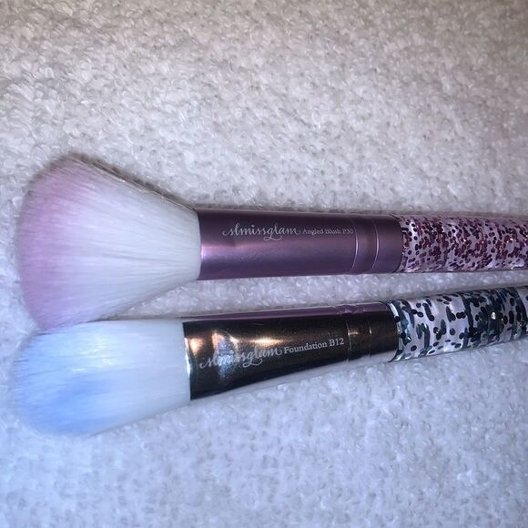 SL Miss Glam Makeup Brushes, Foundation B12, Angled Blush P30 - Picture 2 of 3